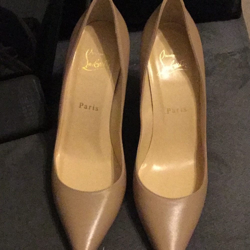 Christian Louboutin Nude Pumps